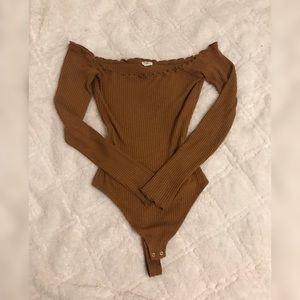 Off the shoulder cider coloured shirt